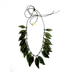 Colar folhas