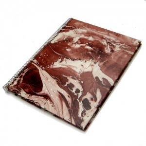 Caderno universitário marmorizado